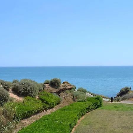 060 2 Pieces Vue Sur Les Falaises Avec Parking *