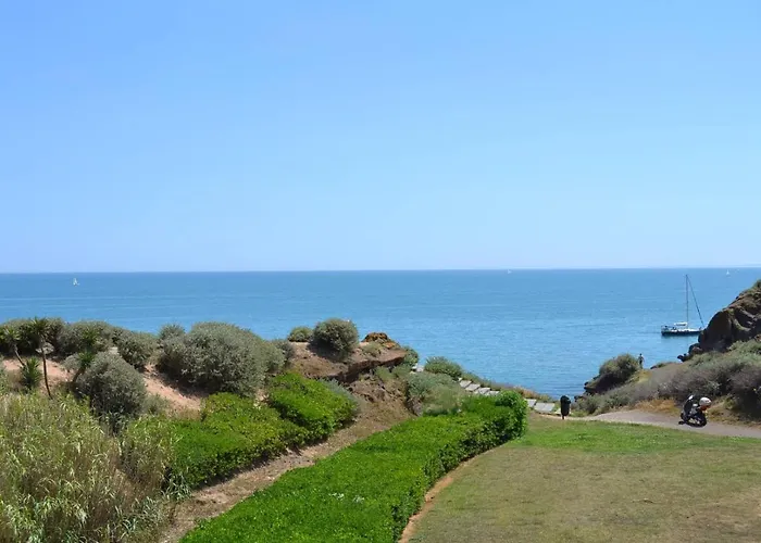 060 2 Pieces Vue Sur Les Falaises Avec Parking *